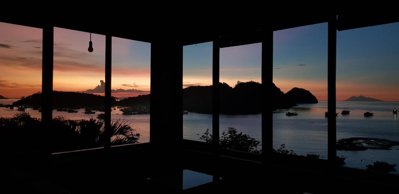 Blue Parrot Hotel Labuan Bajo Kültér fotó